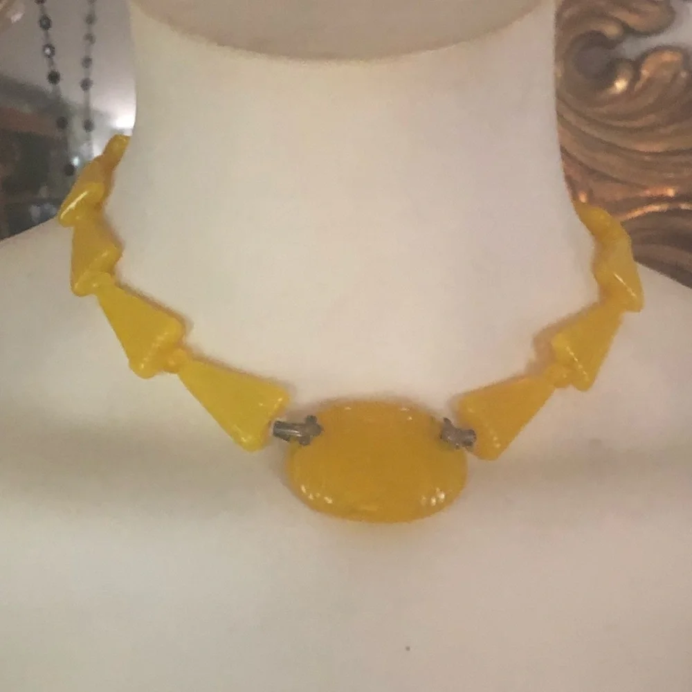 Antique Yellow Glass Art Deco Necklace